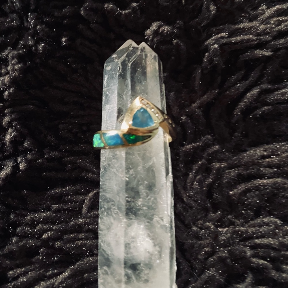 14 k yellow gold, topaz with side opals and diamonds